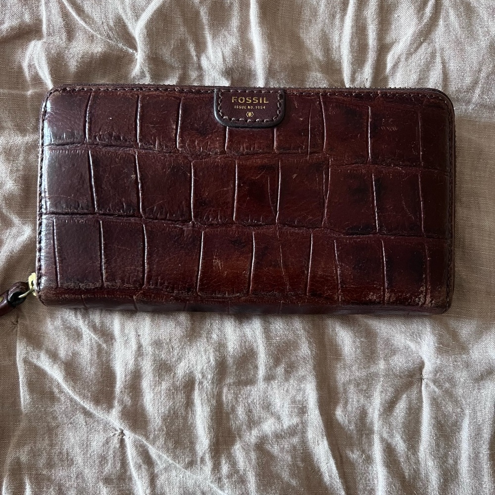 Fossil Dark Brown Croc Embossed Clutch